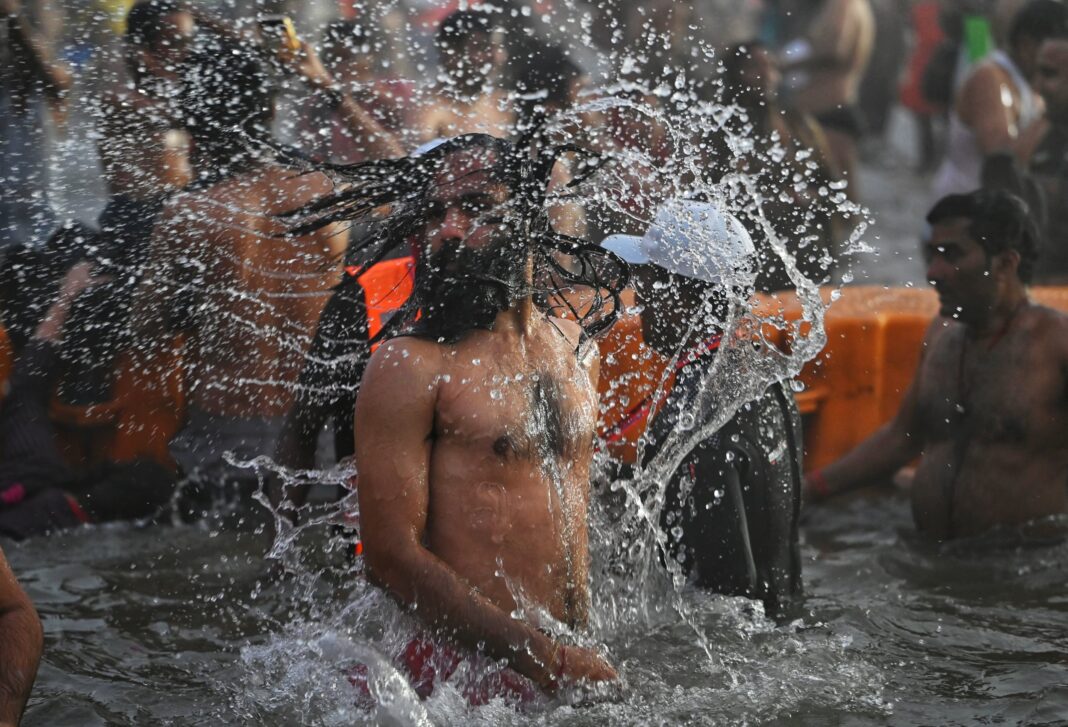 Mahakumbh 2025: Role of Naga Sadhus in Leading the First ‘Amrit Snan’ and Its Significance Mahakumbh 2025: Role of Naga Sadhus in Leading the First ‘Amrit Snan’ and Its Significance