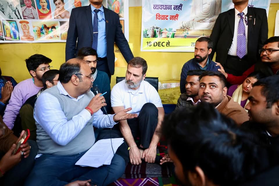 Rahul Gandhi Extends Full Support During Visit to BPSC Protest Site in Patna Rahul Gandhi Extends Full Support During Visit to BPSC Protest Site in Patna