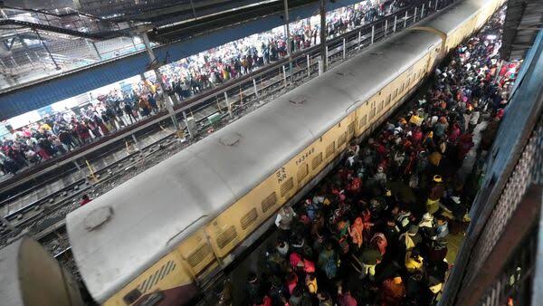 Delhi HC Questions Railways on Sale of Extra Tickets Amid NDLS Stampede