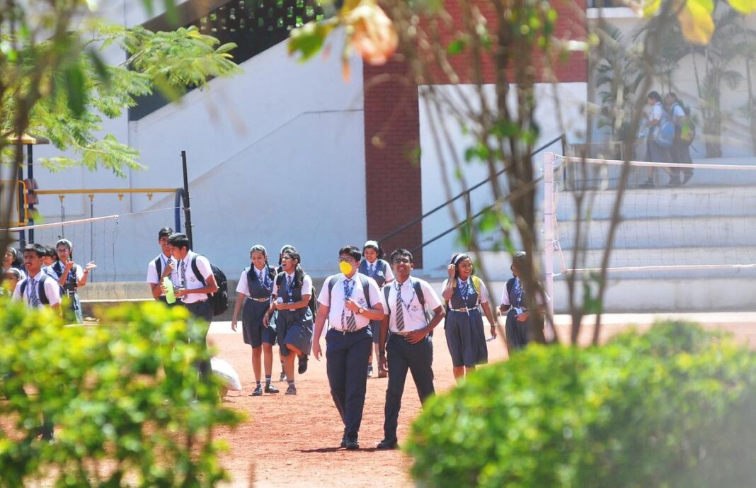 Hindi Now Mandatory as Third Language in Maharashtra Schools from Classes 1 to 5