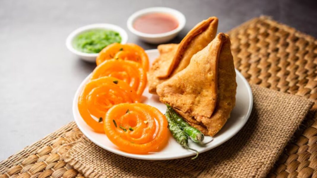 Health Warnings Now Mandatory for Samosa and Jalebi Vendors Across India