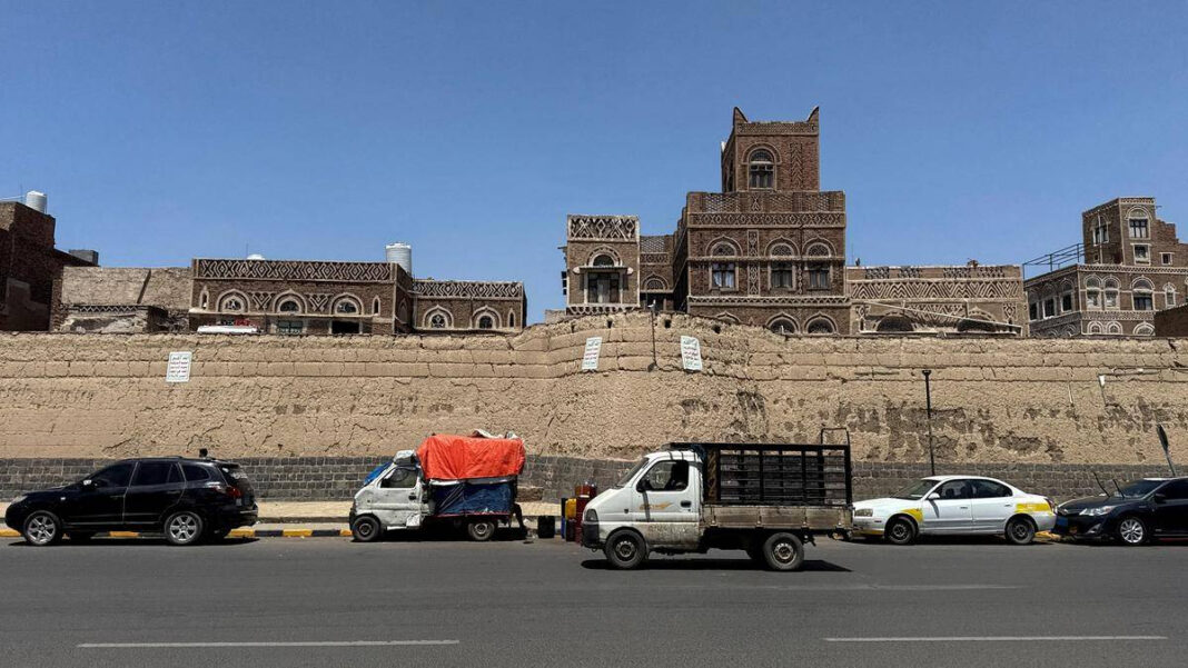 Yemens Government Forces Successfully Thwart Houthi Advancements on Crucial Taiz-Aden Route "Yemen's Government Forces Successfully Halt Houthi Advances on Key Taiz-Aden Route"