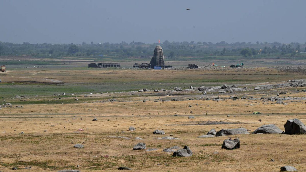 Maharashtra Declares Drought in 265 Talukas: Impact and Relief Measures "Maharashtra Drought: 265 Talukas Affected and Government Relief Measures Explained"