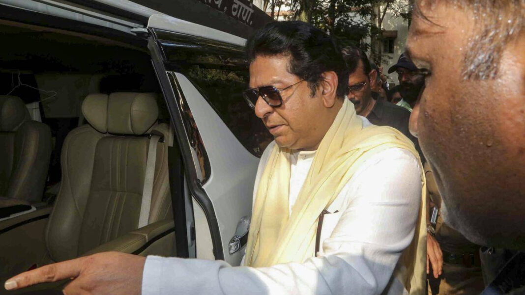 MNS and Shiv Sena (UBT) Join Forces for Protest Against ECI on October 4 "MNS and Shiv Sena (UBT) Unite for October 4 Protest Against ECI"