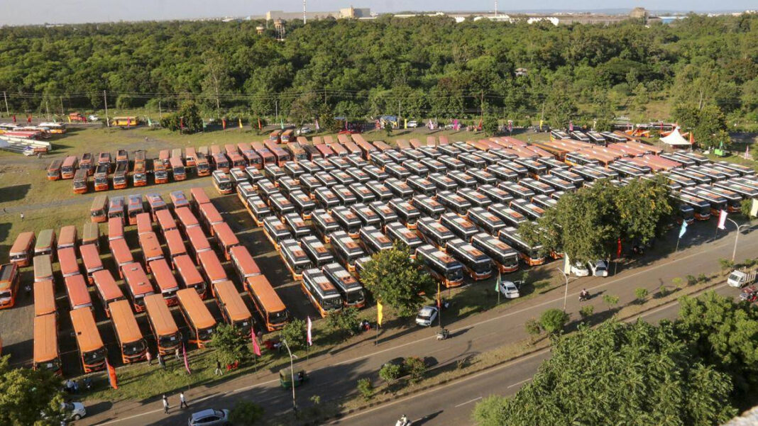 Madhya Pradesh Launches Long-Awaited Government Bus Service After 21 Years with 351 Buses Flagged Off "Madhya Pradesh Unveils Long-Awaited Government Bus Service with 351 Buses after 21 Years"