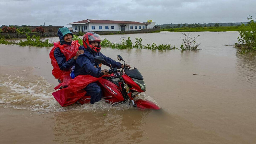 Chhattisgarh Government Declares School Holiday Due to Heavy Rain and Flood Conditions "Chhattisgarh School Holidays Announced Amid Heavy Rain and Flood Concerns"
