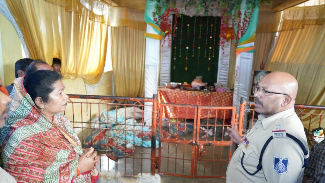 Tragic Electrocution Incident at Ganesh Pandal in Madhya Pradesh Leaves Four Dead and Three Injured "Tragic Electrocution in Madhya Pradesh Ganesh Pandal Claims Four Lives, Injures Three"