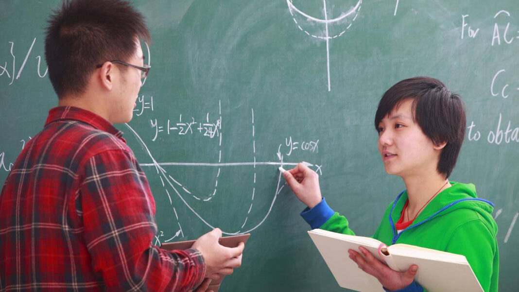 Decline of English Learning in China: A Shift in Educational Priorities "Decline of English Learning in China: Understanding the Shift in Educational Priorities"