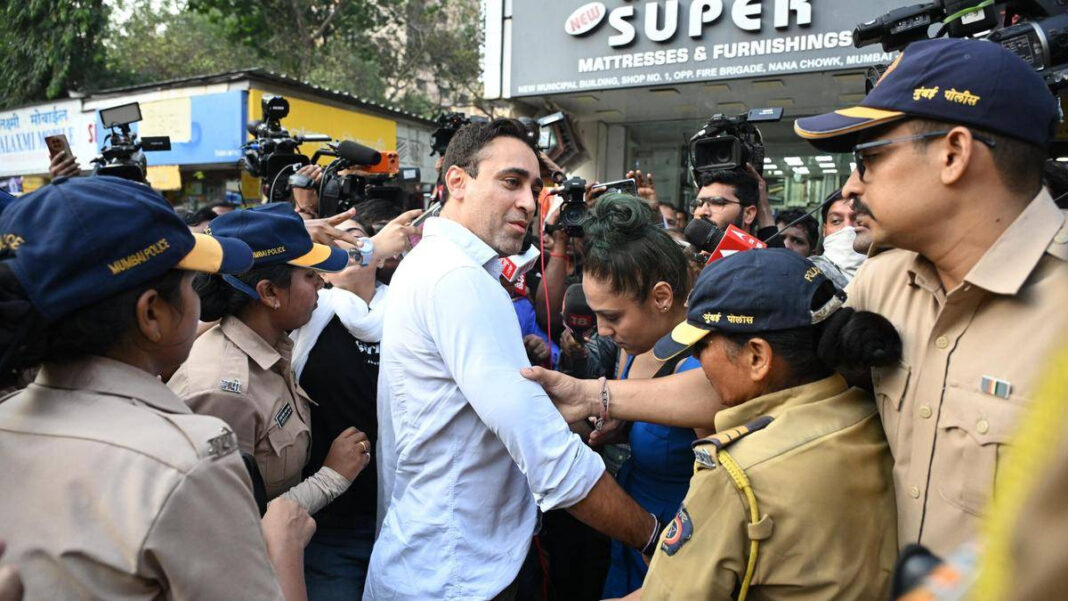 Bollywood Actor Imran Khan Challenges Leave India Notice in Bombay High Court