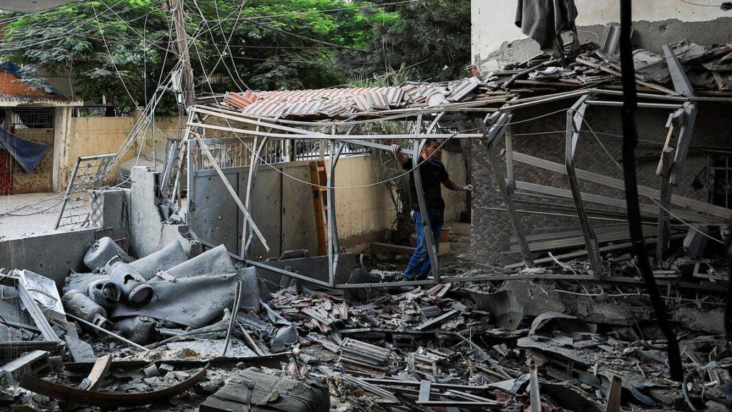 Israeli Airstrike in Gaza Claims Lives of Five, Including Four Women, Say Health Officials Israeli Airstrike in Gaza Kills Five, Including Four Women, According to Health Officials