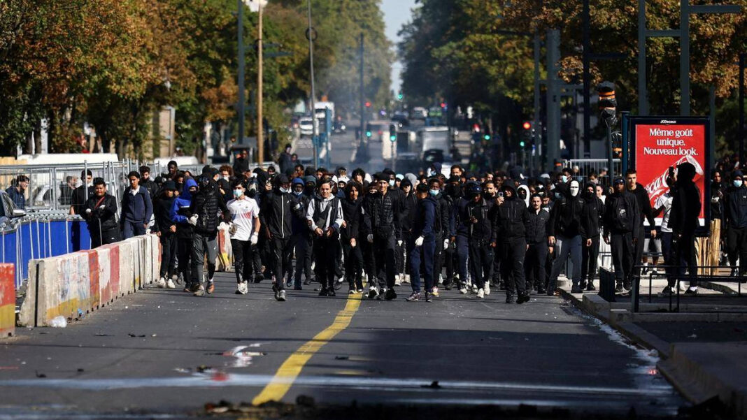 France Faces School Closures on October 5 Amid Student Protests "France to Close Schools on October 5 Due to Student Protests"