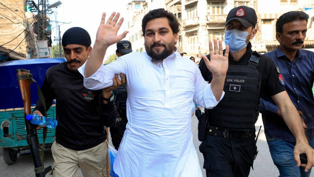 Pakistan detains hundreds from former PM Khan's party as protests falter Pakistan detains hundreds from former PM Khan's party as protests falter