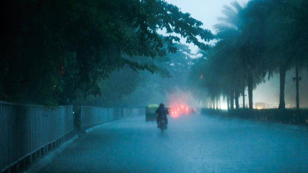 Cyclone Arnab effect: Rain intensifies in parts of Jharkhand, to continue till October 30 Cyclone Arnab effect: Rain intensifies in parts of Jharkhand, to continue till October 30