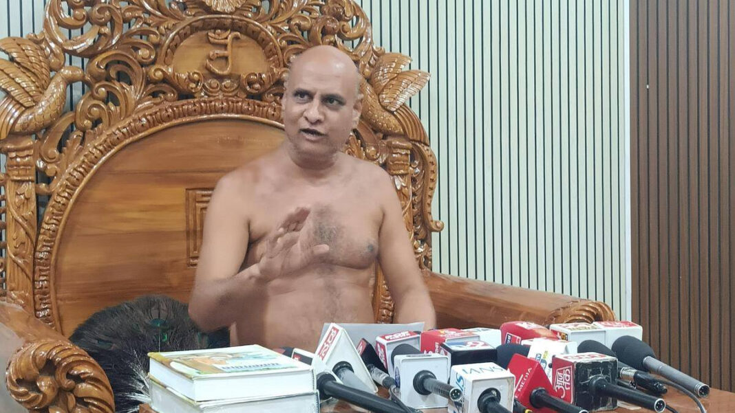 Jain seer gives Karnataka govt. 10-day deadline to meet demands; threatens sallekhana in December if demands remain unmet Jain seer gives Karnataka govt. 10-day deadline to meet demands; threatens sallekhana in December if demands remain unmet