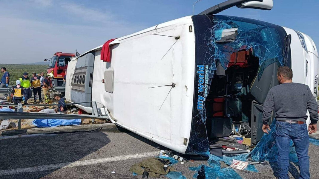 Coach crashes into truck in Turkey, killing 11: authorities