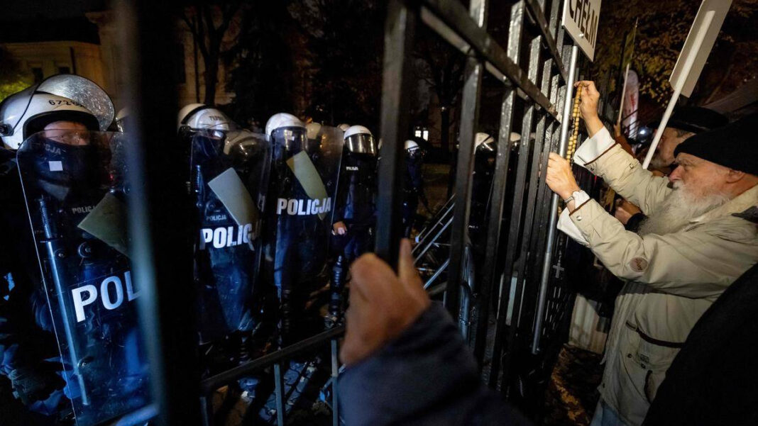 Police secure Poland's Constitutional Tribunal as protests erupt over court chief's suspension