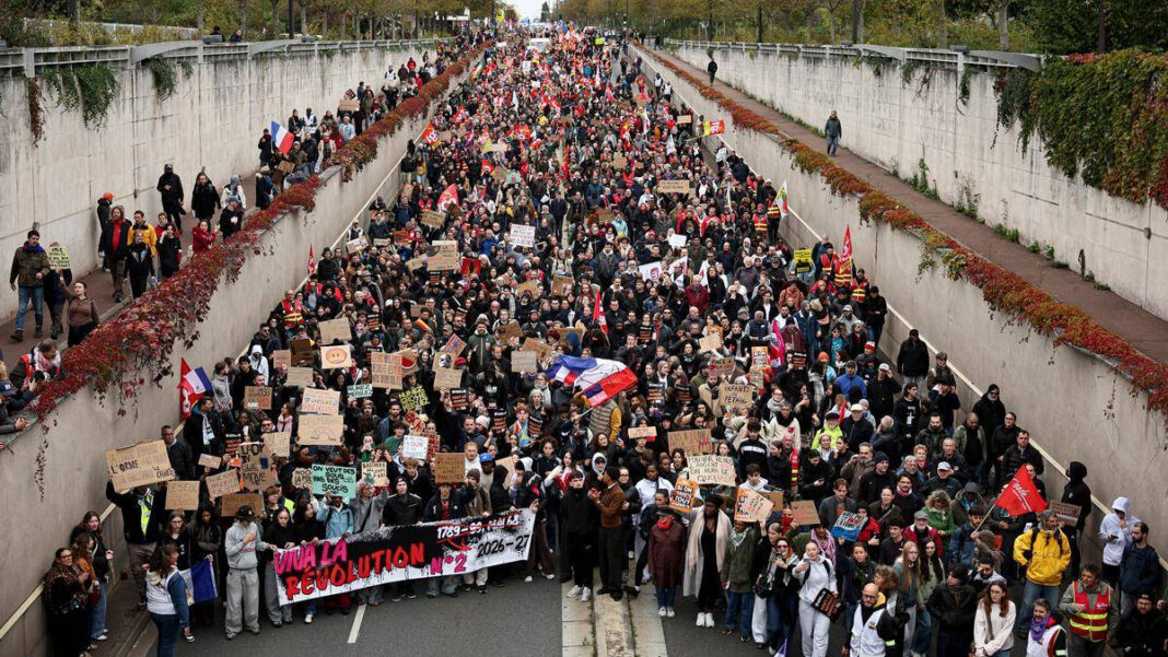 France protests: Police say 1,10,000 marched in Paris