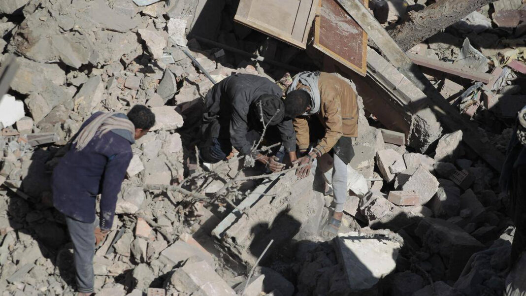 Saudi coalition strikes Yemen oil sites after Houthi attacks