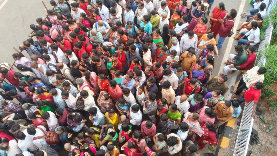 Heavy Rush at Kanaka Durga Temple in Vijayawada on Moola Nakshatram Day Heavy Rush at Vijayawada Kanaka Durga Temple on Moola Nakshatram Day