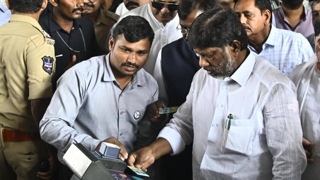 Hyderabads common mobility pass fails to hit the mark Hyderabads common mobility pass fails to hit the mark
