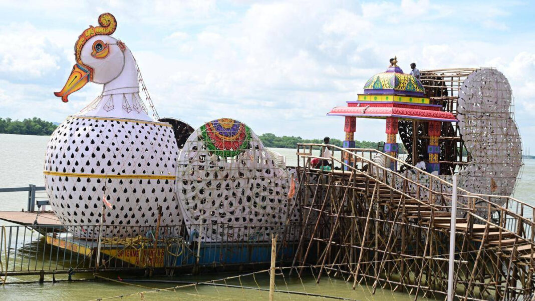 Elaborate arrangements in place for Vijayawada Teppotsavam Oct 20 Vijayawada Teppotsavam Oct 20: Elaborate Arrangements Ready