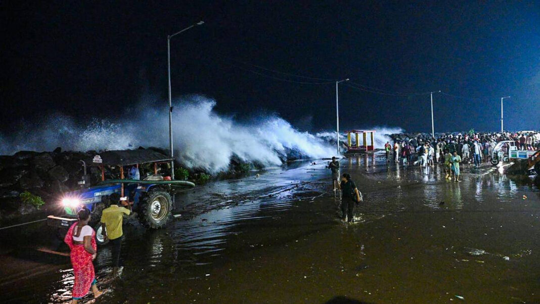 Cyclone Arnab causes high waves in north Chennai, Tiruvallur Cyclone Arnab causes high waves in north Chennai, Tiruvallur