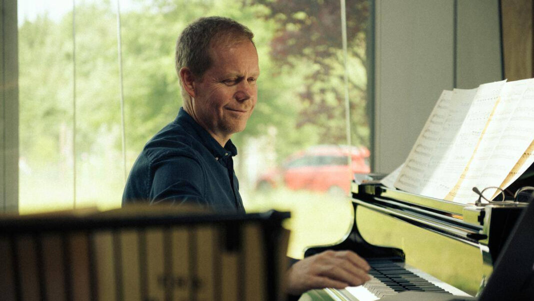 Max Richter in India: Exploring the Melancholic Power of On the Nature of Daylight to Move Audiences "Max Richter's 'On the Nature of Daylight': Evoking Melancholy in India"