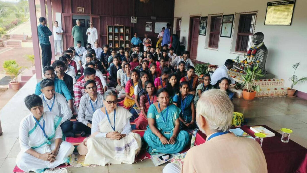 PE Teacher Takes Gandhi to Karnataka Youth: 400 Colleges, 31 Districts PE Teacher Brings Gandhi's Message to Karnataka Youth: 400 Colleges, 31 Districts