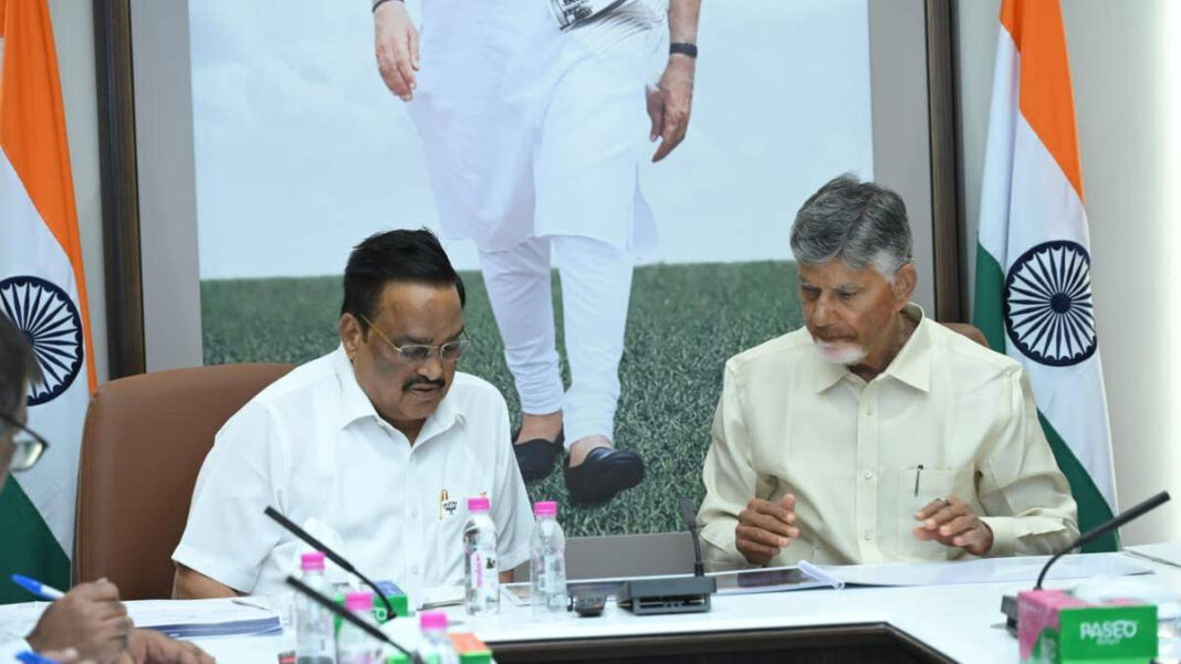 Naidu meets Shah, Jal Shakti Minister C.R. Patil in Delhi; seeks push for Godavari-Cauvery river-linking Naidu meets Shah, Jal Shakti Minister C.R. Patil in Delhi; seeks push for Godavari-Cauvery river-linking