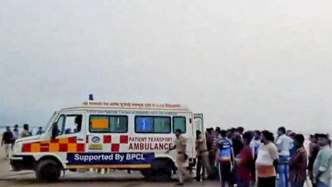 Eight Pune Students Drown at Diveagar Beach in Raigad Eight Pune Students Drown at Diveagar Beach in Raigad, Maharashtra
