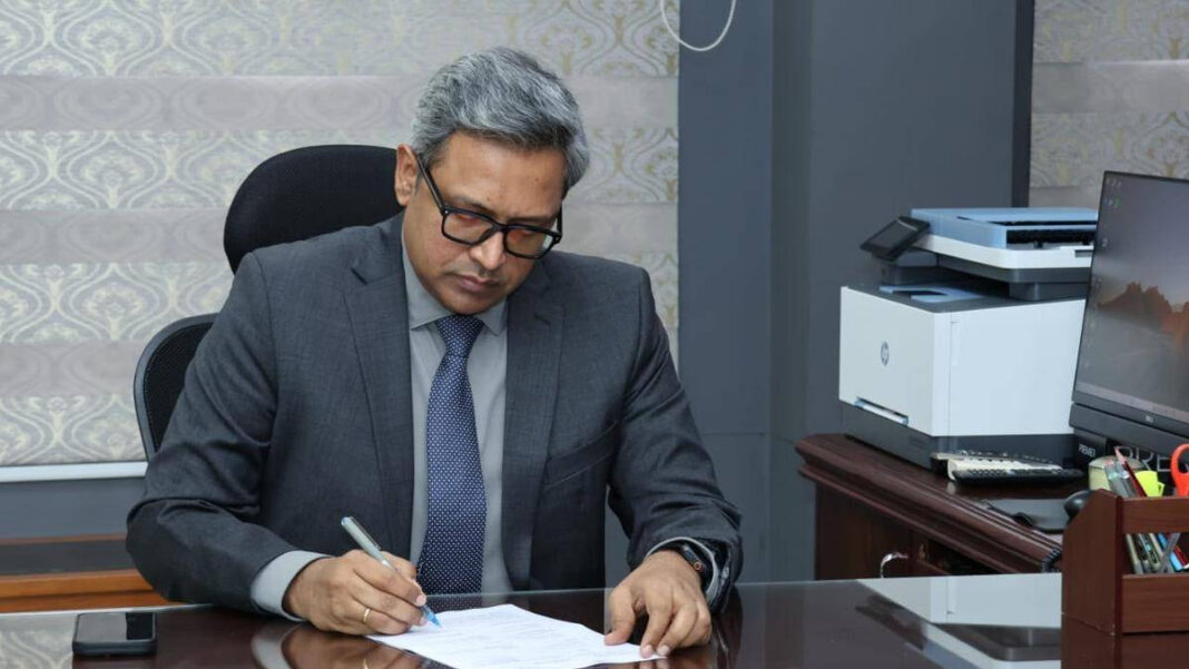 Prem Anand Sinha takes charge as DVAC chief Prem Anand Sinha takes charge as DVAC chief