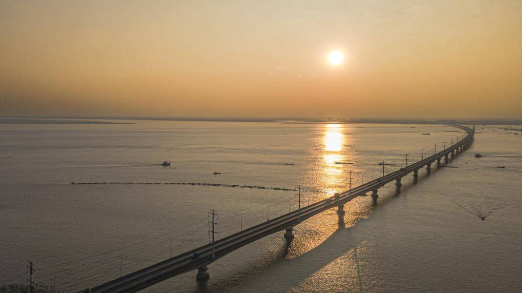 Bangladesh River Expert Calls for Update to Flawed Ganga Water Treaty "Bangladesh River Expert Urges Revision of Inadequate Ganga Water Treaty"
